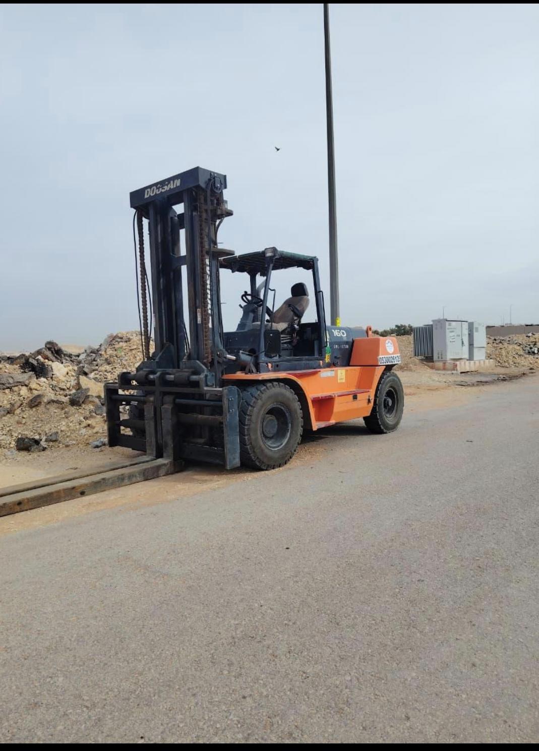 تركيب كرفان في موقع البناء بالرياض